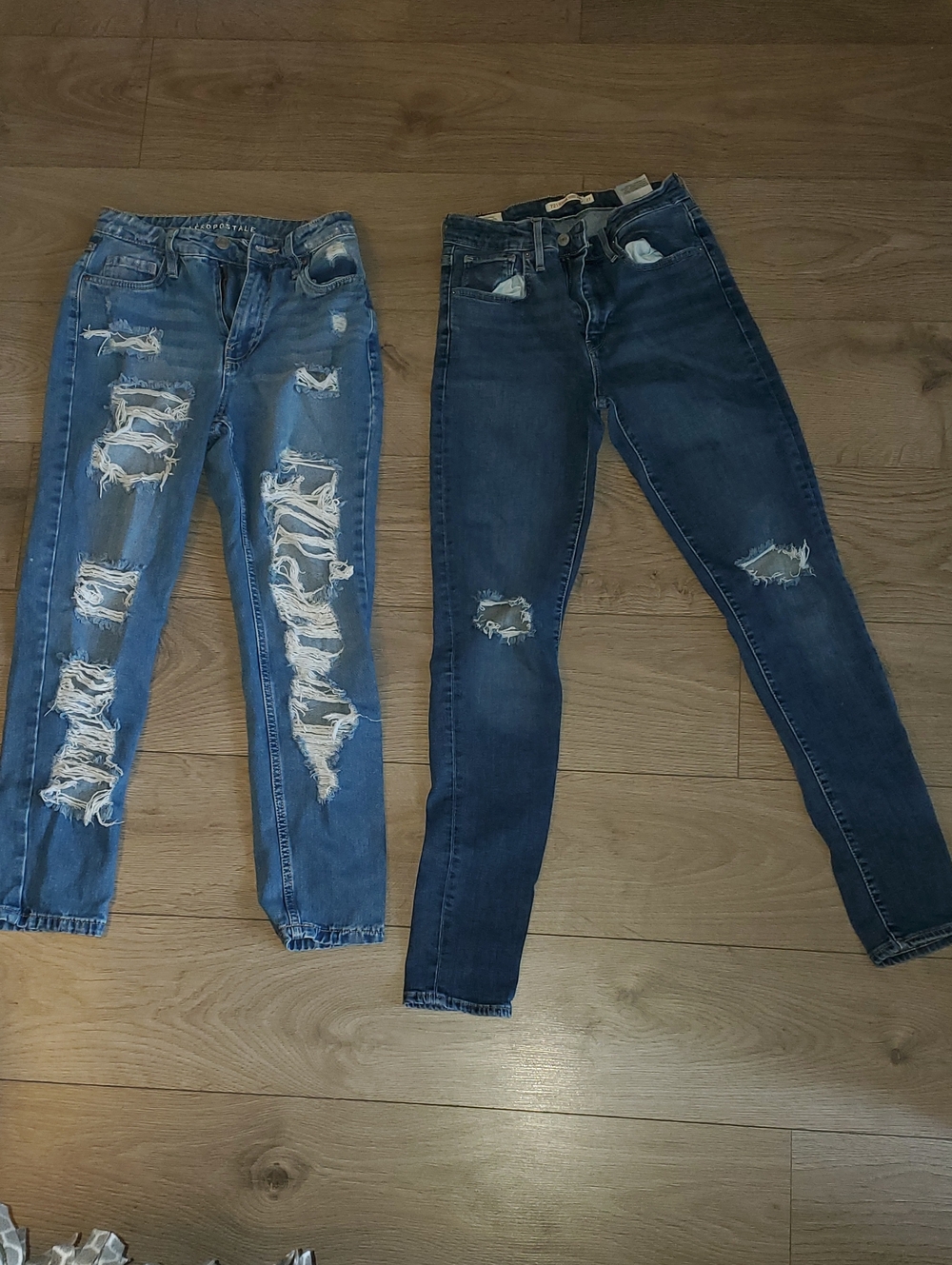 Aeropostale &Levis Ripped Boyfriend Jeans in Light Blue & Dark Blue Washes